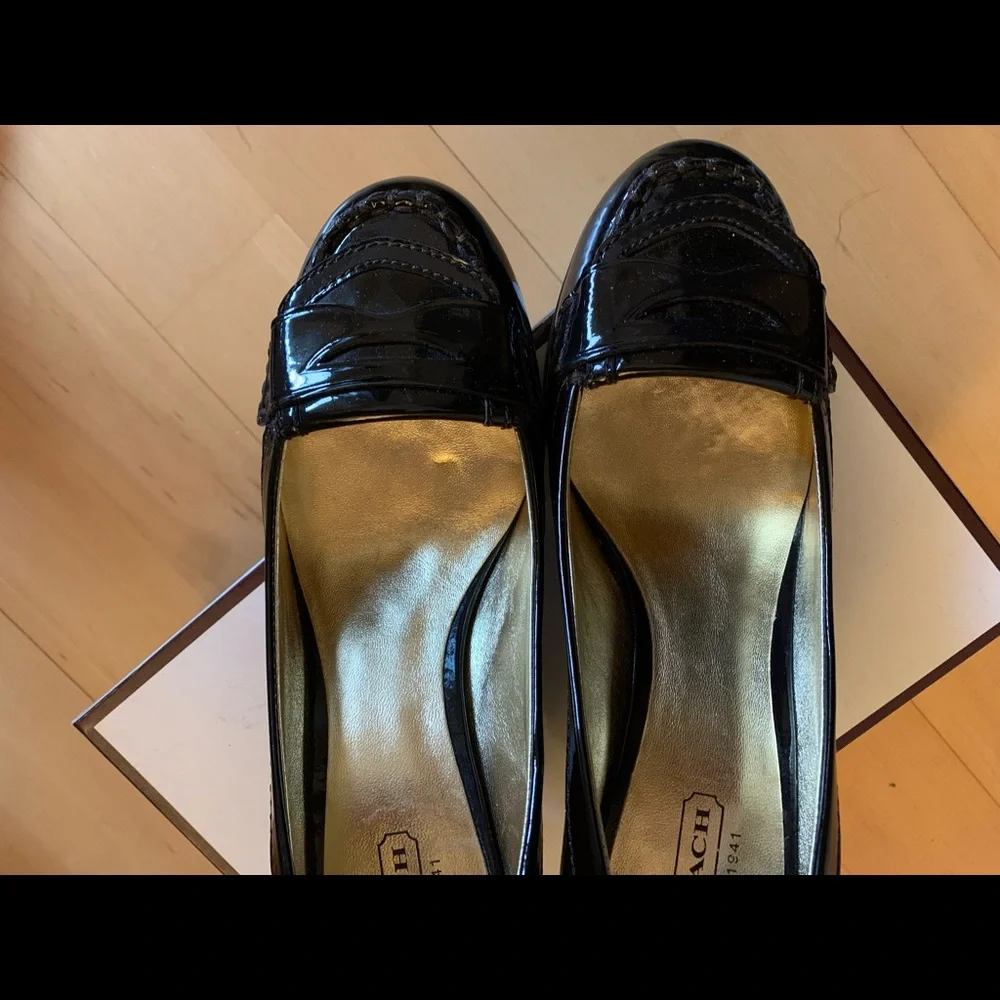 Nearly new Coach 3” heeled patent leather shoes - Picture 6 of 10